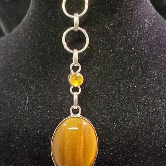 0111. Beautiful! 😍 Solid Sterling Silver and Lucious Tiger Eye for your Wrist! - Picture 6 of 14